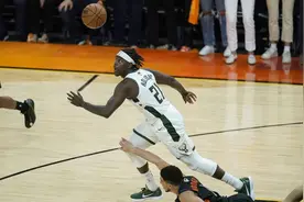 霍勒迪：在家里是好男人、好丈夫，在球场上是好队友图片