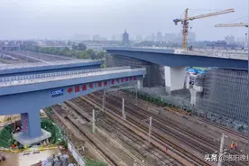 河南首次！洛阳玻璃厂路跨陇海铁路立交转体施工再创纪录图片