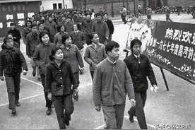 四十多年前高考的恢复，让中国选拔人才的制度持续到现在图片