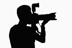 10000块，免费让用15天，支付宝上就有图片