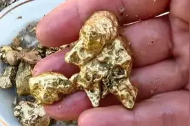 想去捡玉吗？告诉你这些石头在地面就能捡！图片