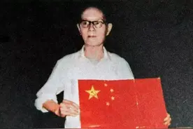 原来国旗是由一名普通职员设计的？图片