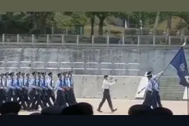 香港警员这个正步，对味！图片
