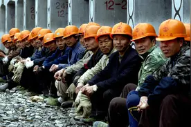 农民工究竟是啥样的群体？亲历工地生活，才知道他们为啥难逃宿命图片