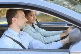 开车最重要的是什么？为什么老司机开车都不快？图片