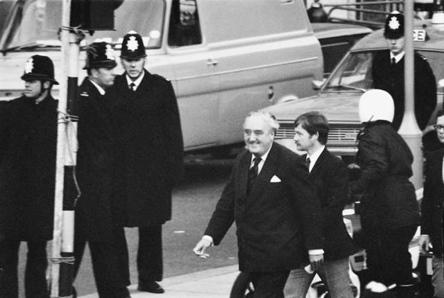 一次被全程电视直播的人质营救行动