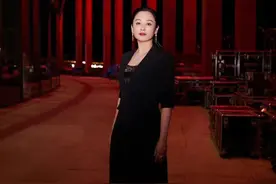 52岁陈红意外成红毯最大赢家！不穿礼服更高调，巩俐翻车最意外图片