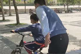 True  love  knows no stranges!（陌生人也有真爱）图片