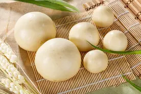 每日一问57:为什么馒头表面那层皮是光滑且坚韧的？图片