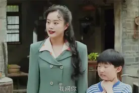 大龙病毒感染，喜凤把小草给他买的衣服扔地上，脚狂踩：害我儿子视频封面