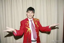 4大草根歌手现状：大衣哥书法4个字20万，旭日阳刚却销声匿迹图片