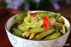 包菜别总是炒着吃，教你新吃法，做成家常小咸菜，开胃又下饭图片