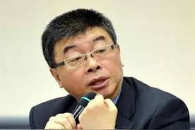 工作再忙周日也一定要回家，前妻三个孩子是邱毅唯一的精神寄托图片