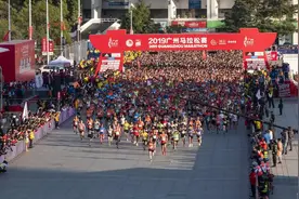 为什么一些人马拉松后半程疯狂掉速，甚至步行图片