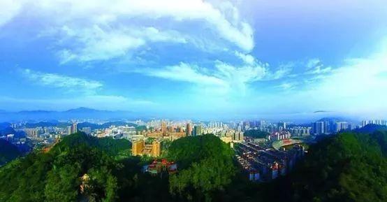 十堰一名官员退休后的别样生活 用诗诠释大美十堰