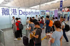 香港将“限制市民出境”？港府回应：绝无此事图片