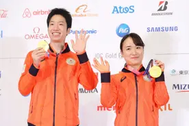 水谷隼伊藤美诚再获老家大奖，衣锦还乡好得意，却被阻滞了回乡路图片