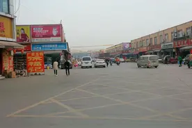 成都华丰批发市场：那些以前喝低价杂牌酒的人去哪了？图片