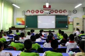开学第一课唱响《大豆谣》图片