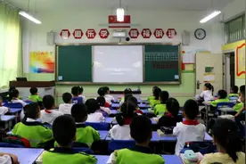 开学第一课唱响《大豆谣》图片