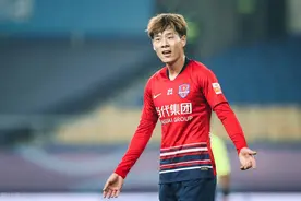 国安右后卫位置将迎新面孔，表现可圈可点，未来可成王刚第一替补图片