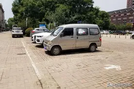 车辆没有停在小区 竟被要求交停车费图片