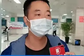 男童被爸爸举高高受伤住进ICU，医院：仍没脱离危险期图片