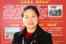 武汉社区书记桂小妹在表彰大会上讲述抗击疫情故事图片