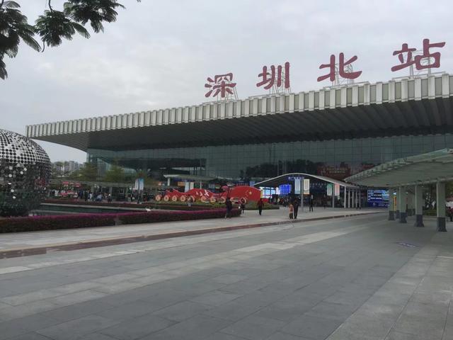 深圳有几个火车站，分别在什么地方？