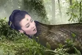 《西游记》的大蟒蛇，本以为是特效，看到实物：演员太敬业图片