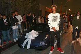 奥尼尔有多宠儿子？生日送超跑，办400人派对，让三儿子“选妃”图片