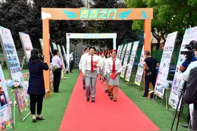 高新一中成人礼：明白感恩与责任图片