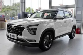 用降价换销量，低油耗的合资高性价比SUV，带你看现代ix25图片