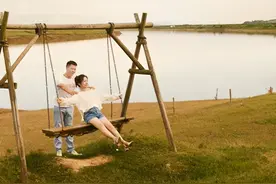 兵哥哥和护士姐姐的爱情故事，有点甜！图片