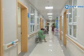 口罩长时间不换 易引起皮肤问题图片