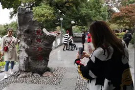 杭州的湖滨公园，旁边是西湖！视频封面