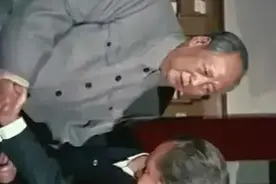 敬爱的战友们，请抓紧优待证年审事项图片