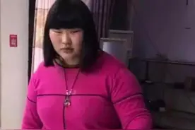 大衣哥儿女辍学啃老：儿子当老爸经纪人，200斤女儿靠拍老爸为生图片