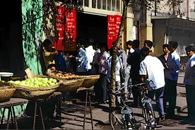 天津街拍1980年，彼时的海河西岸和平区图片