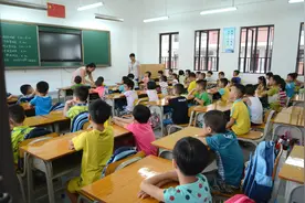 “吊车尾”学生试卷火了，报复性答题，家长要控制好情绪图片