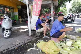 流浪在玉林一拾荒者竟是杀人犯！睡桥洞、木箱藏钱，被民警瓮中擒拿！图片