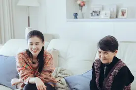 黄圣依教86岁婆婆跳舞，因心疼要儿媳退出娱乐圈？意外曝光豪宅图片