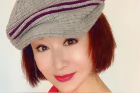 71岁潘迎紫，状态比同龄人好，身材纤细，“古稀老人”四字不搭边图片