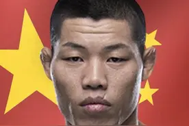 太极雷雷点评李景亮被勒晕：三种方法可以破裸绞，李小龙曾经用过图片