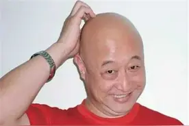 曾经笑话郭德纲的陈寒柏，在外四处认干爹，在家给老婆当干爹图片