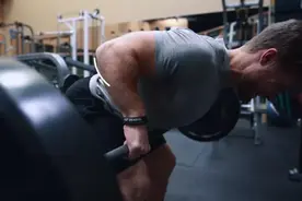 别天天就会练胸，圣诞树背不香么图片