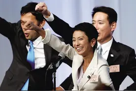 华裔谢莲舫：从汉奸后代变成日本高官，曾被安倍视为头号对手图片