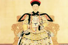 康熙初次与孙子乾隆见面时，惊讶到放下了手中的杯子，是真的吗？图片