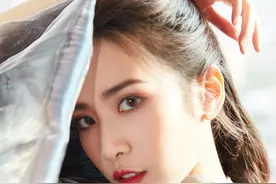 刘美彤 甜美仙气写真，这样的小姐姐竟然是《庆余年》的女帝图片
