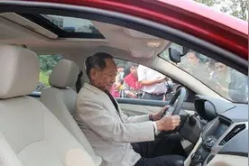 袁隆平院士的“超级驾照”，全球只有2人获得？并不准确图片